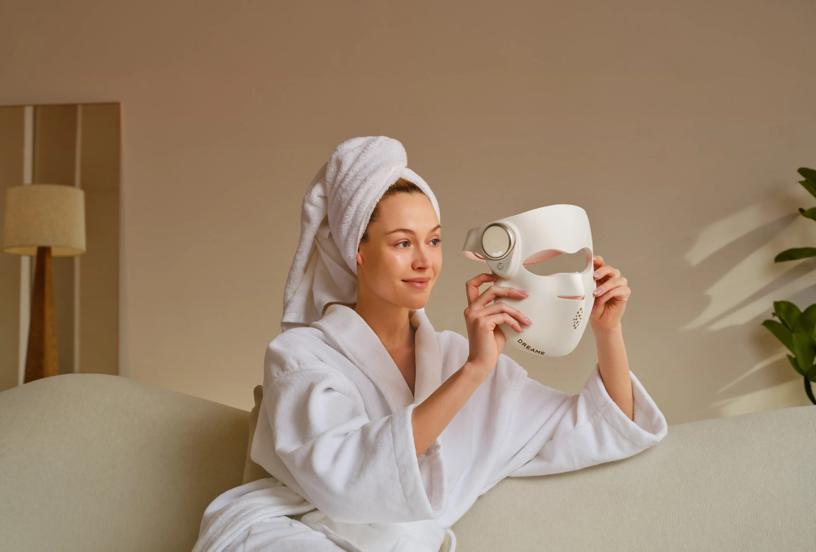 Dreame Chrona maschera anti-età ai fotoni – l'uso regolare porta miglioramenti misurabili in elasticità e luminosità.