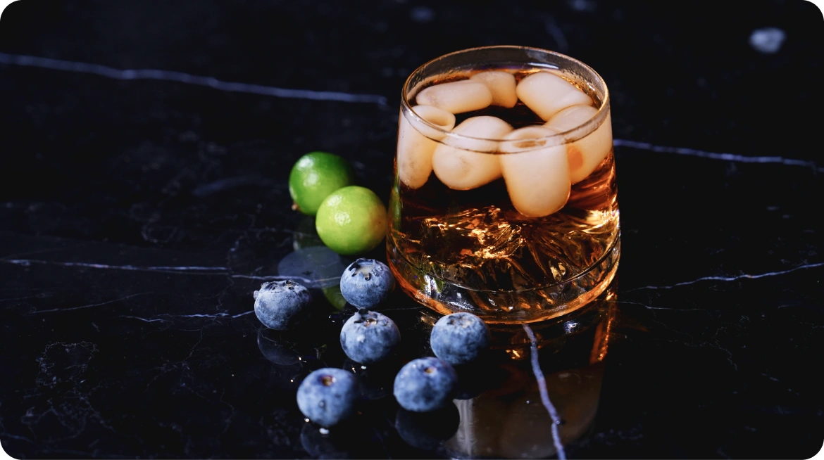 "La macchina per ghiaccio Dreame Aura in modalità cubetti grandi offre ghiaccio a lenta dissoluzione – perfetta per distillati e whisky, con un gusto che dura più a lungo.
La macchina per ghiaccio Dreame Aura in modalità ghiaccio rapido produce ghiaccio più velocemente – ideale per feste e drink sempre freschi e pronti da servire."
