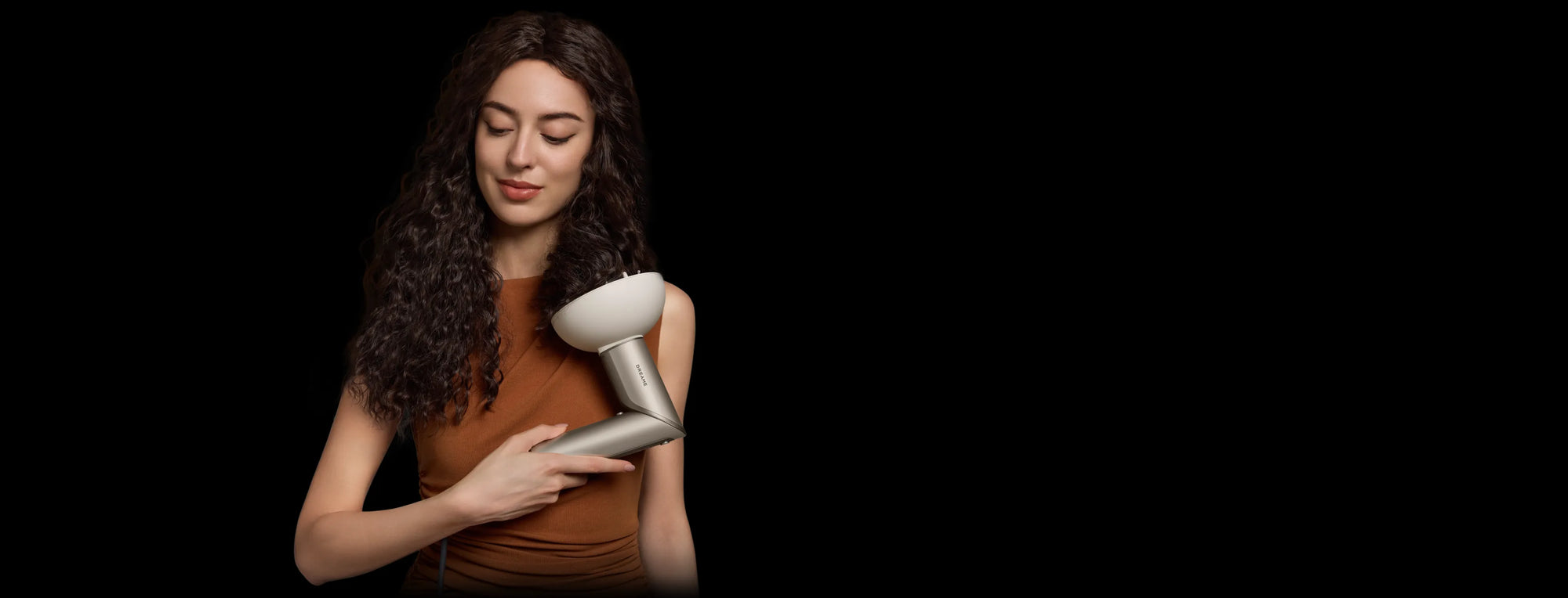 Asciugacapelli Dreame Dazzle con diffusore per ricci definiti e meno crespo.
