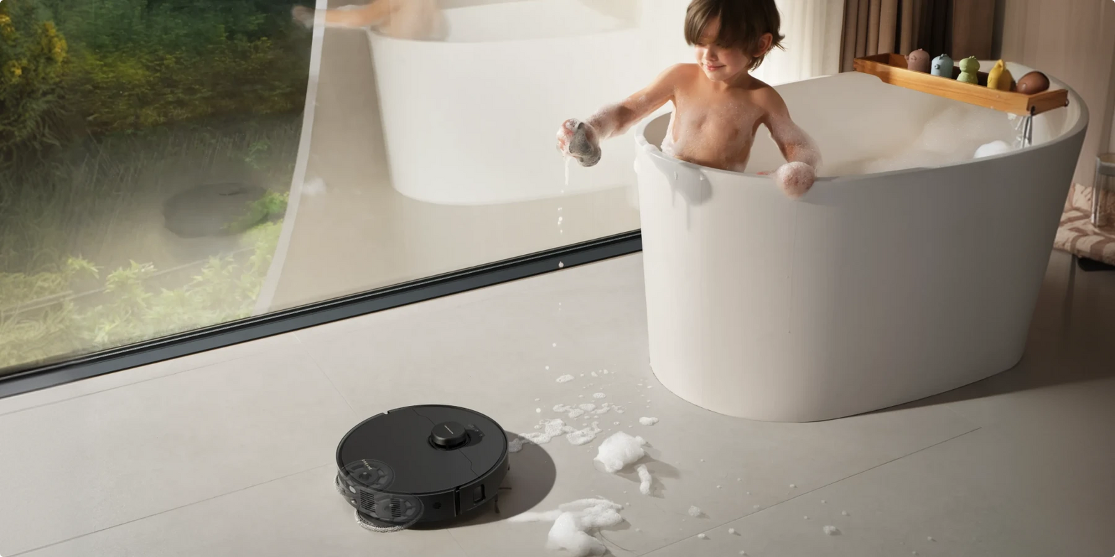 Il robot aspirapolvere Dreame Matrix10 Pro Nero con panno in spugna assorbe rapidamente l'acqua nel bagno senza aloni.