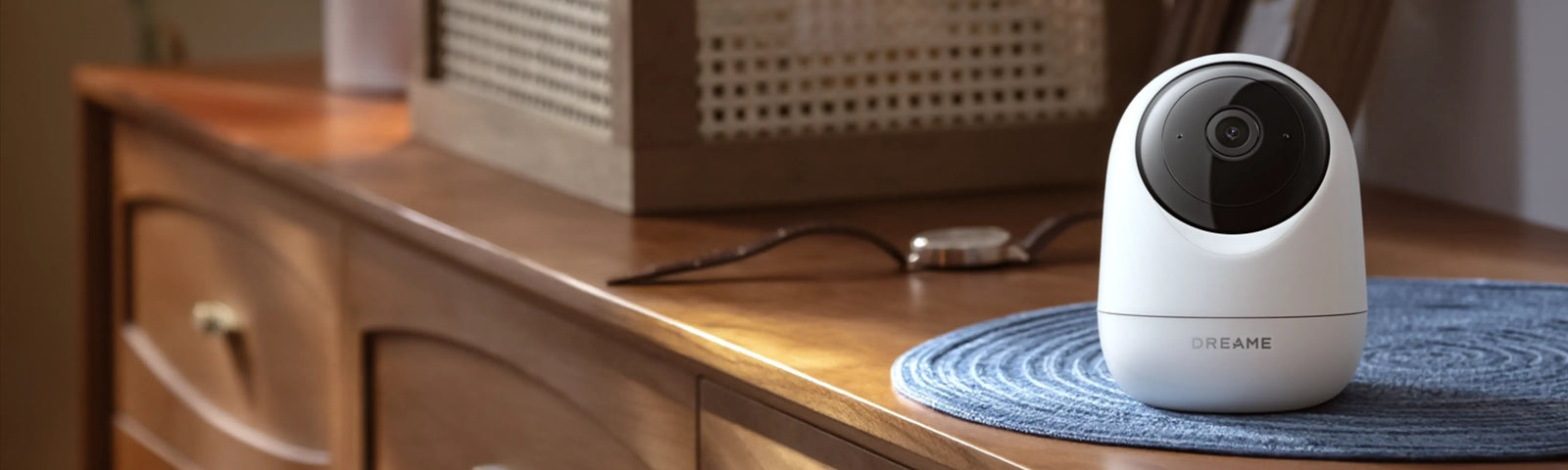 Videocamera Dreame NAVO Care SE 1 InCam su ripiano domestico con visione notturna 1080P e rilevamento AI