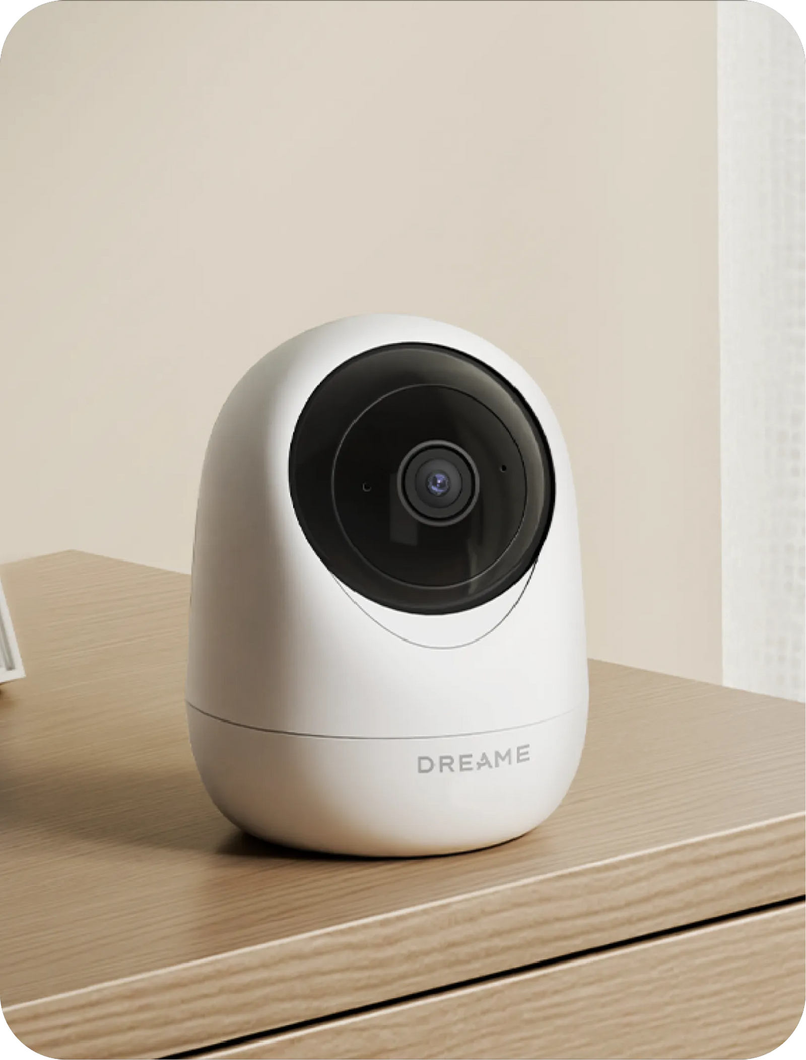 Videocamera Dreame NAVO Care SE 1 InCam posizionata su ripiano in legno per installazione su superficie piana