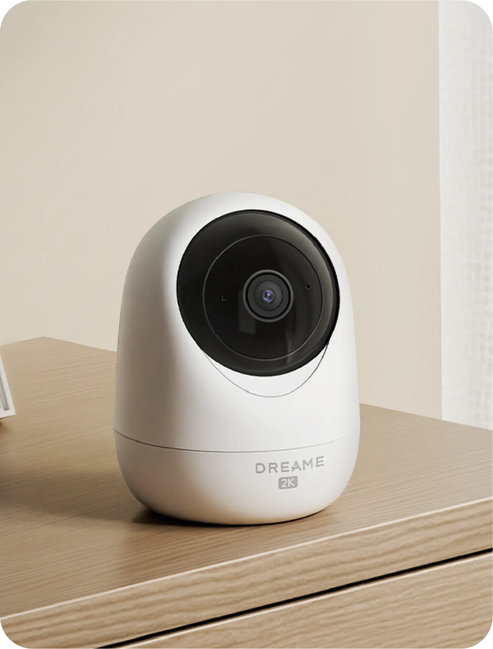 Dreame NAVO Care 1 InCam posizionata in piano su mensola in legno come metodo di installazione su superficie piana
