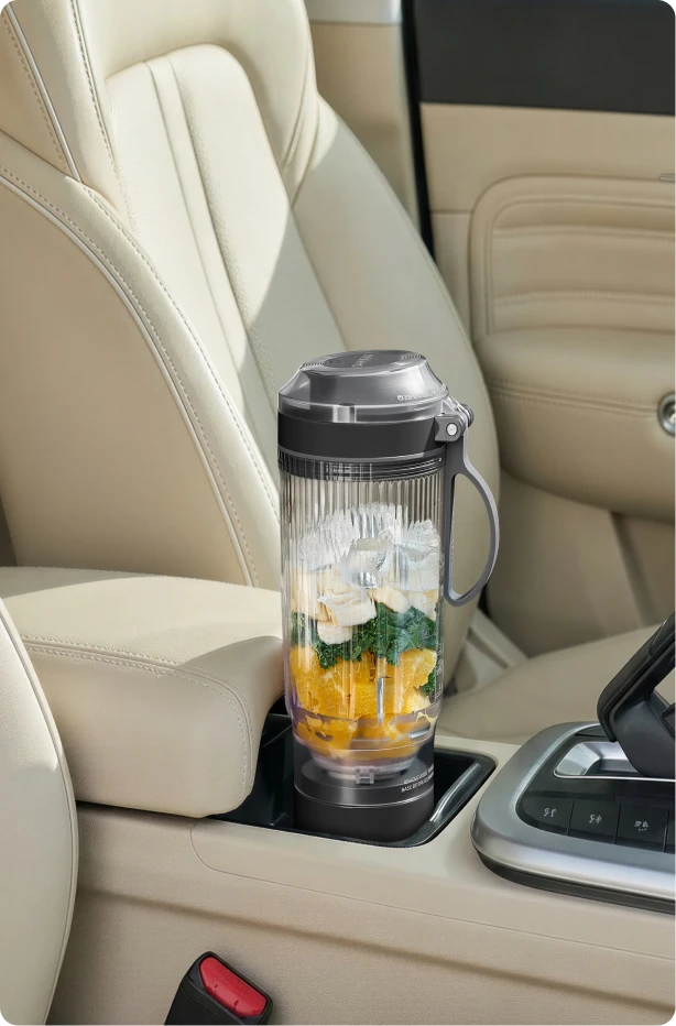 Dreame Portable Blender design senza fili nel portabicchieri di un auto ideale per pendolari e viaggi