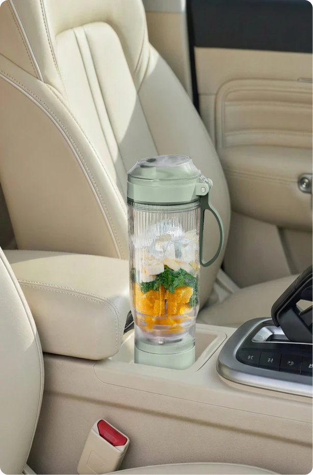 Dreame Portable Blender design senza fili nel portabicchieri di un auto ideale per pendolari e viaggi
